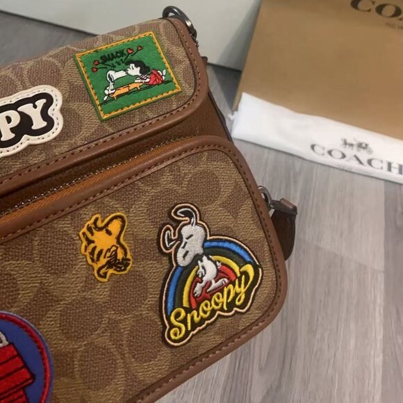 Coach men's crossbody bag. Size: 22*20*6cm. - Picture 6 of 9